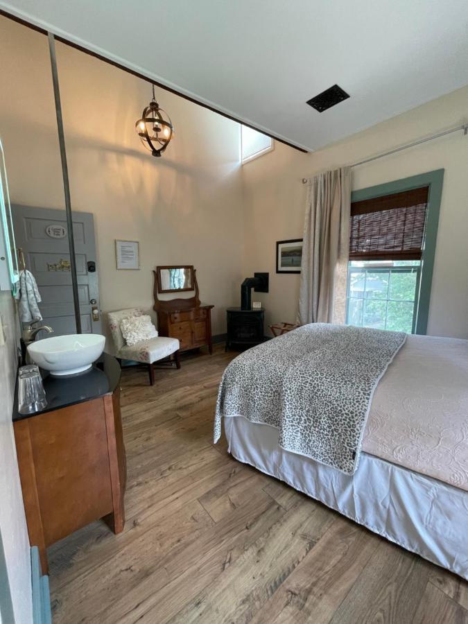 Carriage House Bed & Breakfast Winona Exterior photo