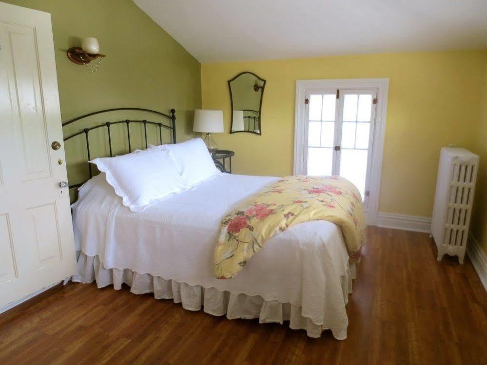 Carriage House Bed & Breakfast Winona Exterior photo