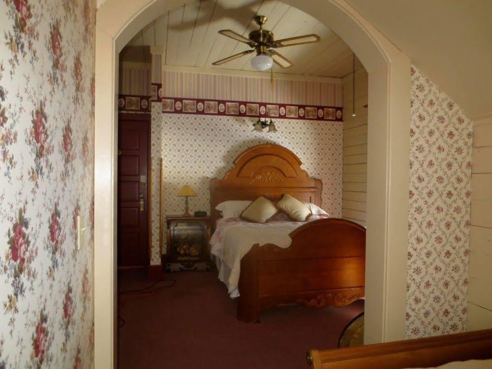 Carriage House Bed & Breakfast Winona Exterior photo